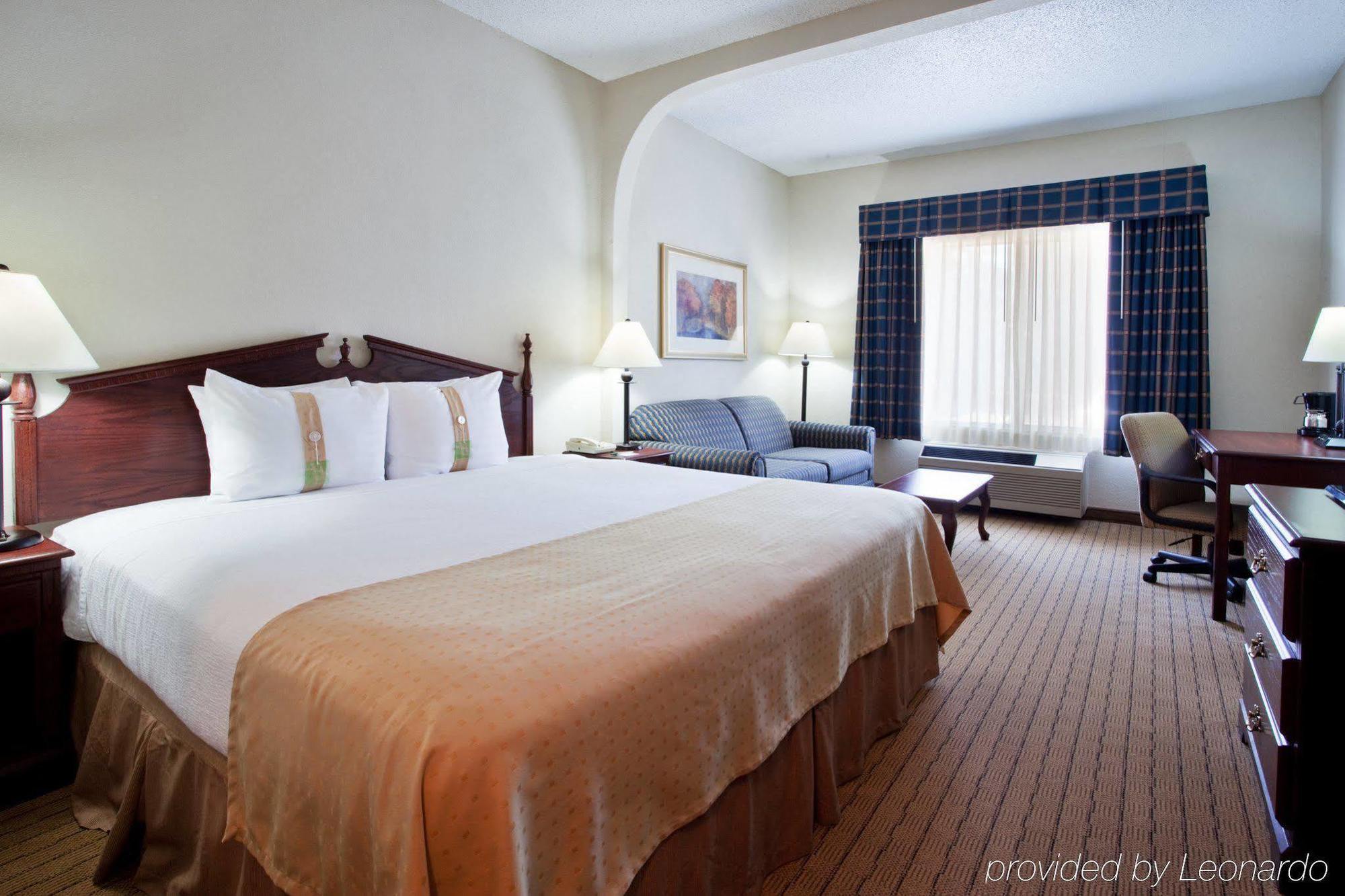 Holiday Inn Hotel And Suites Peachtree City By Ihg Номер фото
