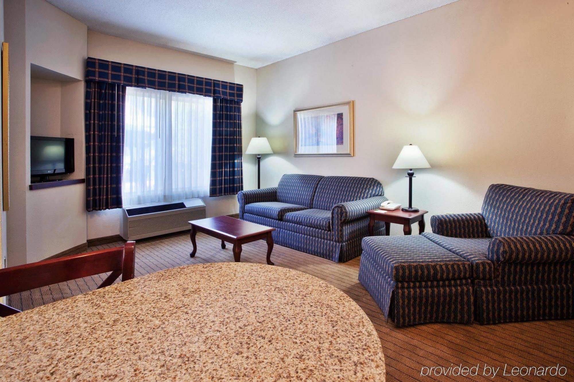 Holiday Inn Hotel And Suites Peachtree City By Ihg Номер фото