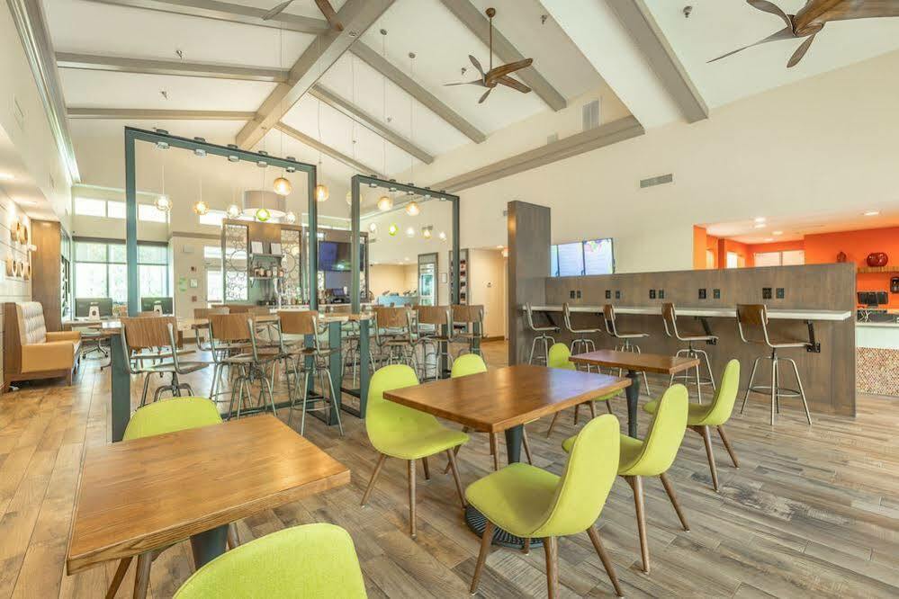 Holiday Inn Hotel And Suites Peachtree City By Ihg Экстерьер фото
